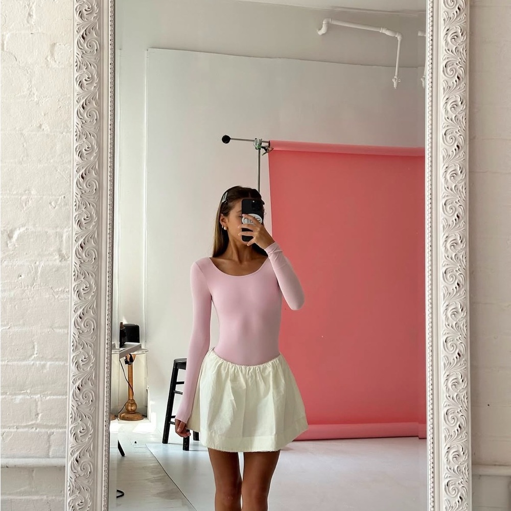 Aritzia Contour Long Sleeve Bodysuit in Shy Pink